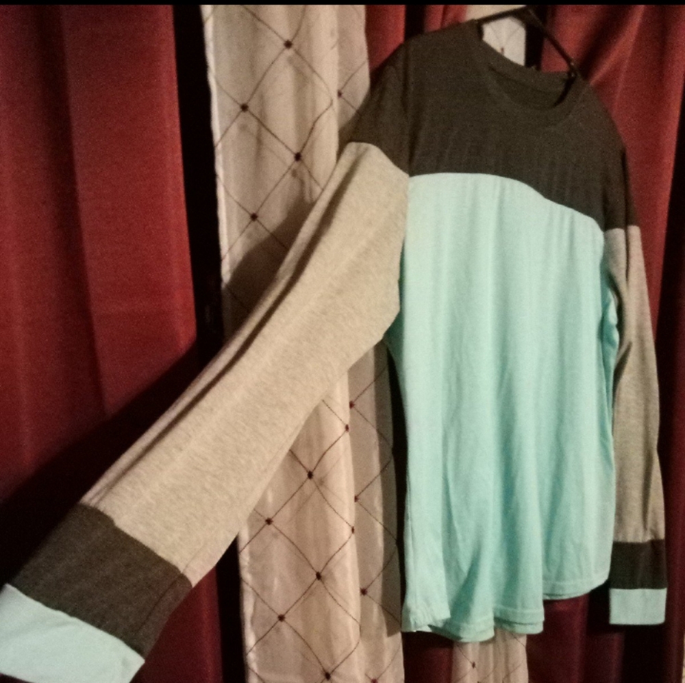 Long sleeve triple color top